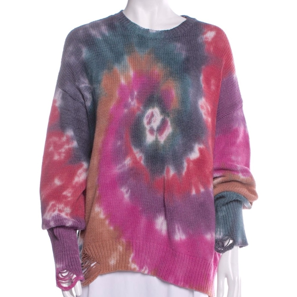 NSF Printed Scoop Neck Sweater
Fit:Knitwear by NSF typically fit true to size
